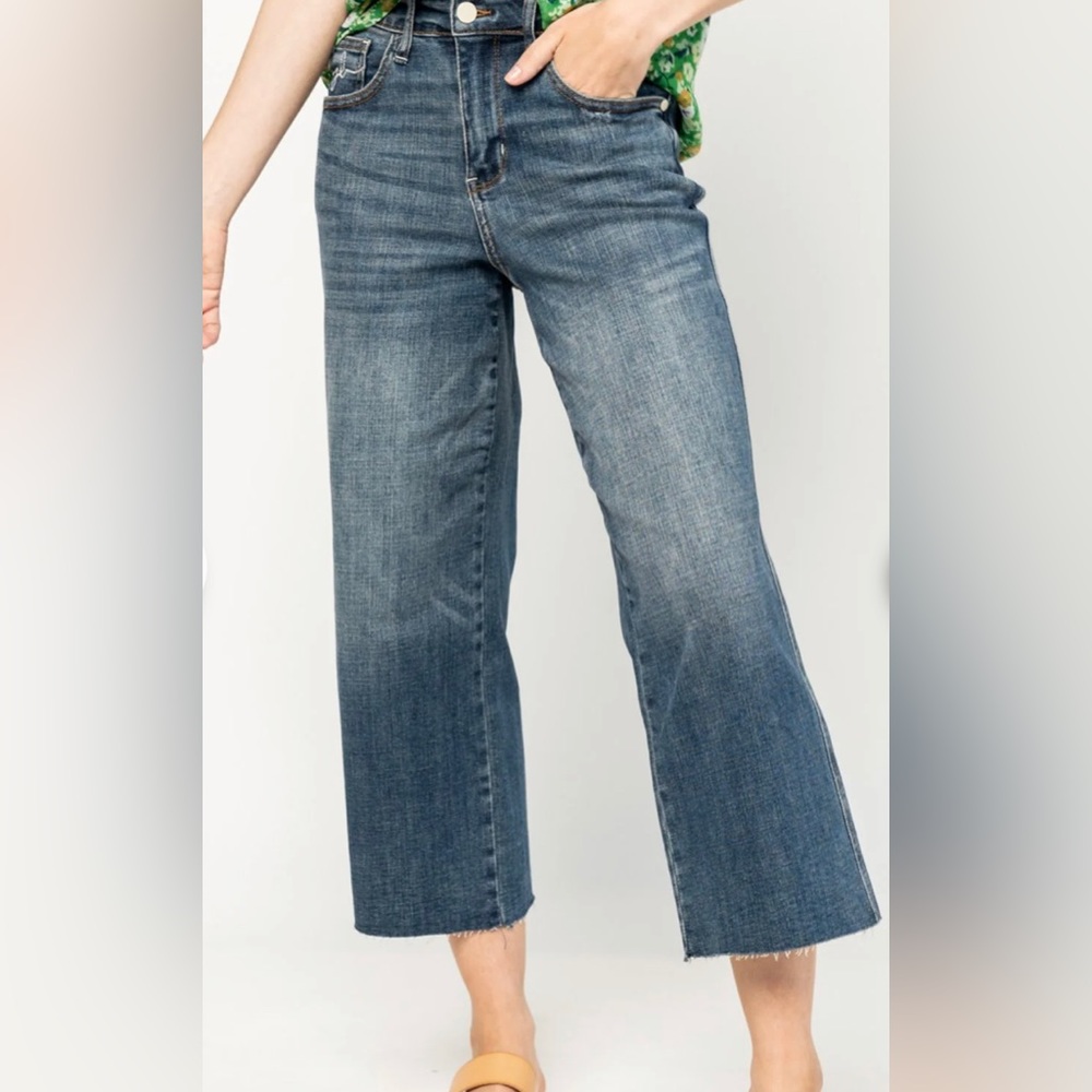 COPY - Judy Blue Renee Full Size Medium Wash Wide Leg Cropped